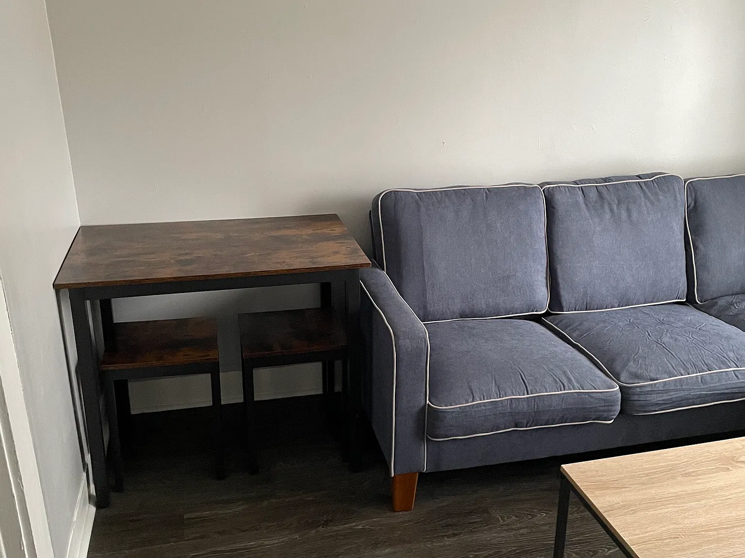 1 bed, 700 sqft, $900 — Photo 2