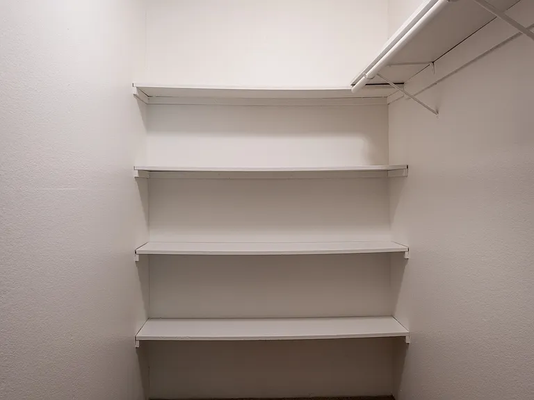 Coddingtown Mall Apartments — Photo 17