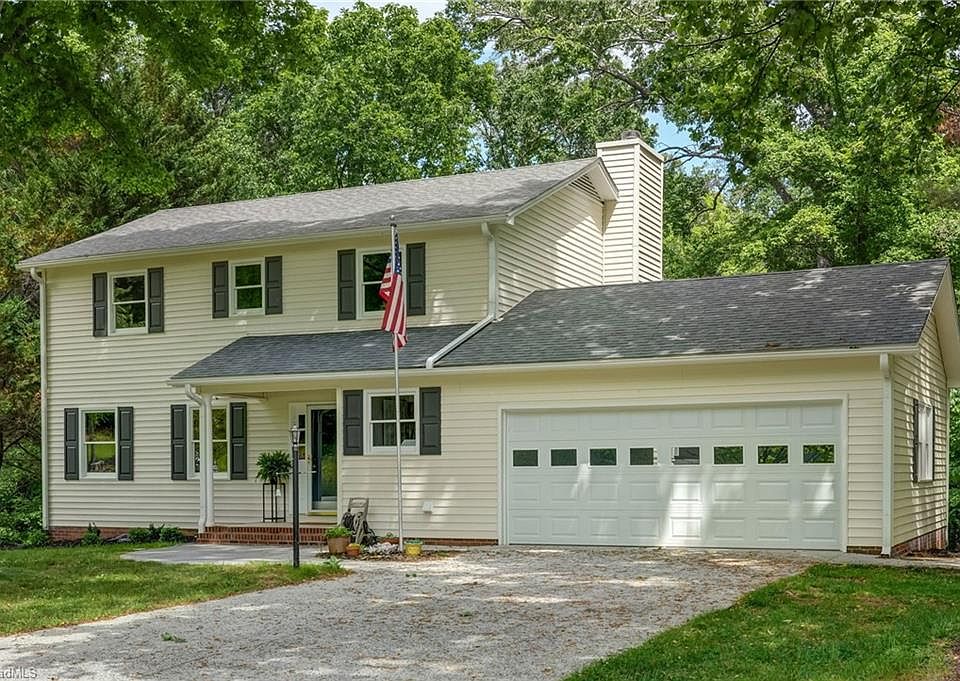 1st image of 150 Pine Knoll Dr