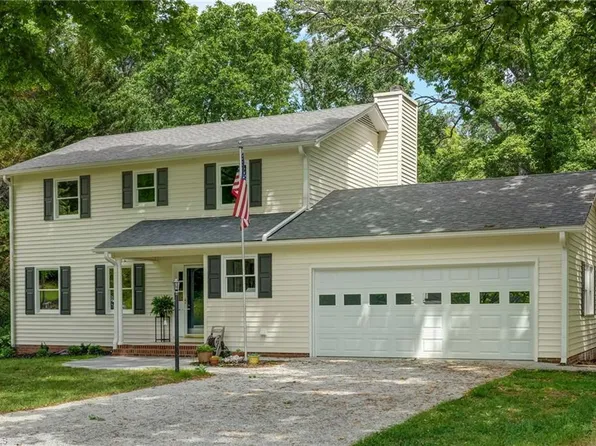 150 Pine Knoll Dr, Mount Airy, NC 27030