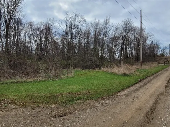 Bethel Rd, Newcomerstown, OH 43832
