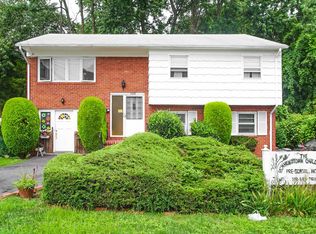 3431 Richmond Rd, Staten Island, NY 10306