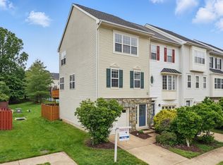 2015 Capstone Cir, Herndon, VA 20170