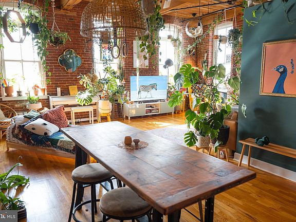 5th image of 2551 Trenton Ave #307