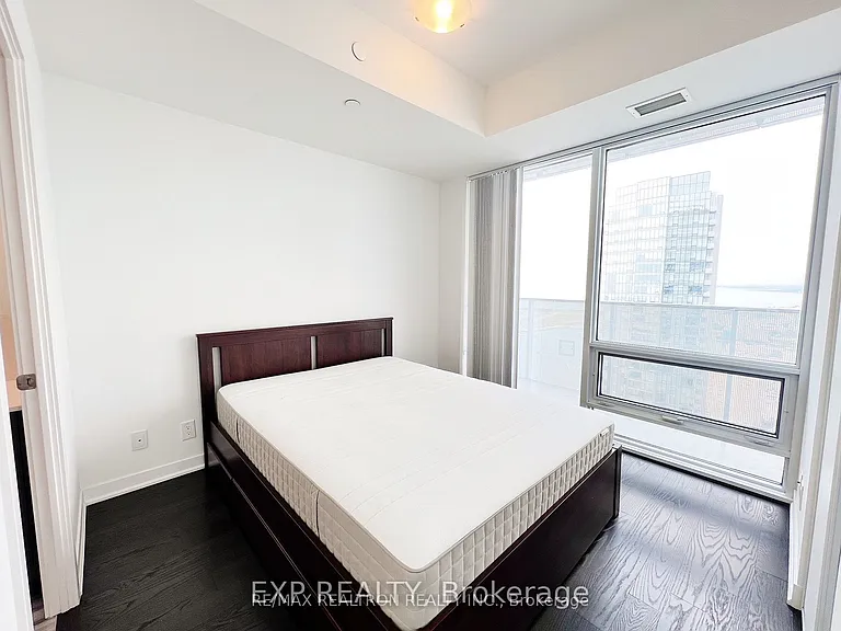 100 Harbour St #6302 — Photo 12