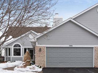 7001 Oak Pointe Curv, Bloomington, MN 55438