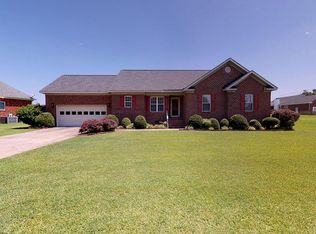 102 Morgan Trace Ln, Goldsboro, NC 27530