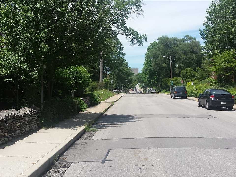 2nd image of 525 S Jordan Ave