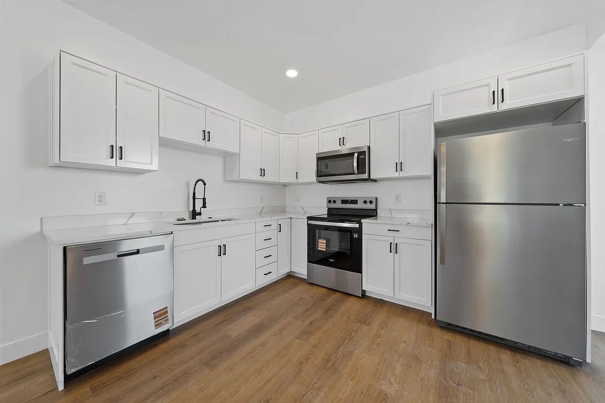 4429 S Fairbourne Ave — Photo 4