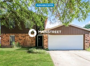 830 Frances Dr, Grand Prairie, TX 75052