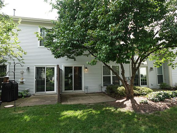 3rd image of 1070 Woodhill Ct