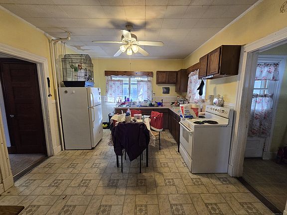 3rd image of 55 Hanmer St E