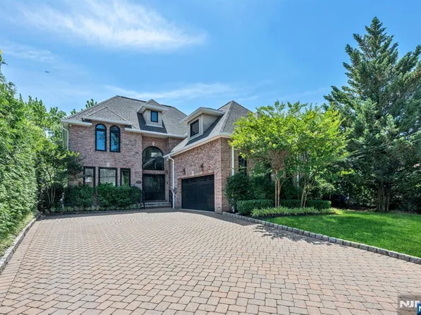 1152 Cumbermeade Road, Fort Lee, NJ 07024