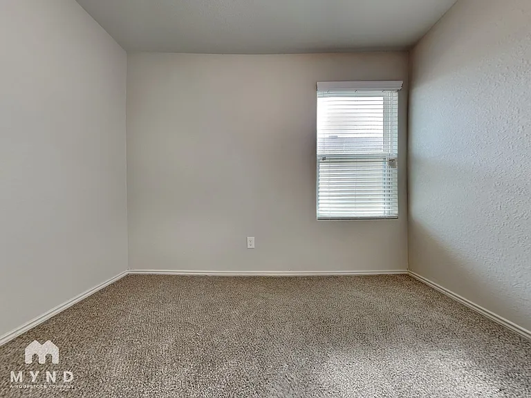9421 Apple Ridge Ln — Photo 11