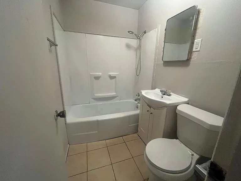 120 E Palm St — Photo 11