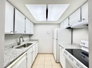 1810 Greenway Cross #11354957, Madison, WI 53713