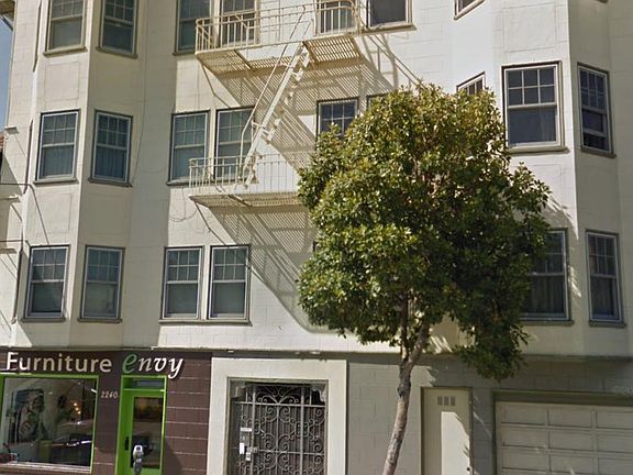 2nd image of 2240 Lombard St #304