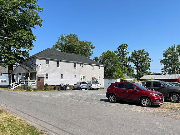 3rd image of 207 13th Ave