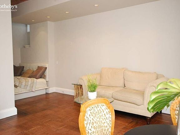 4th image of 205 W 57th St APT 11DA