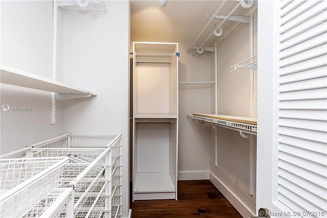1st image of 560 Campana Ave
