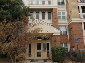 12913 Alton Sq