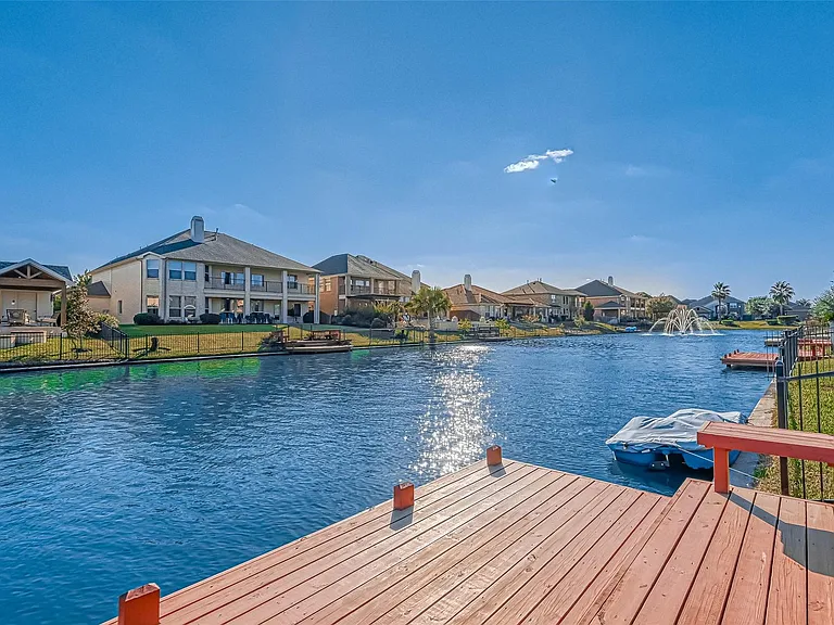17827 Circular Quay Ln — Photo 46