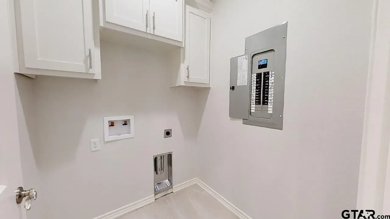 3 bed, 1261 sqft, $1,695 — Photo 3