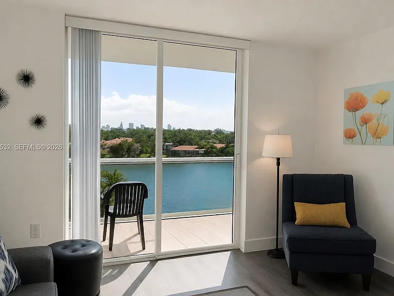 5880 Collins Ave #703 — Photo 4