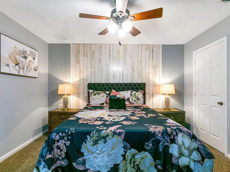 205 Eden Ln E — Photo 1
