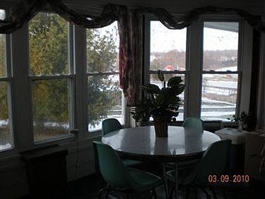 5th image of 3819 Anderson Ave NE