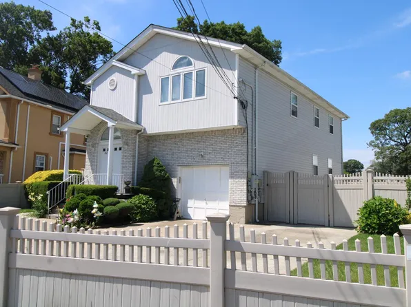 242 W Centennial Avenue, Roosevelt, NY 11575