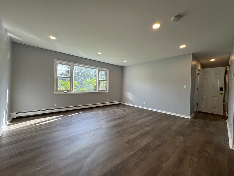 85 Rock Rd #1 — Photo 3