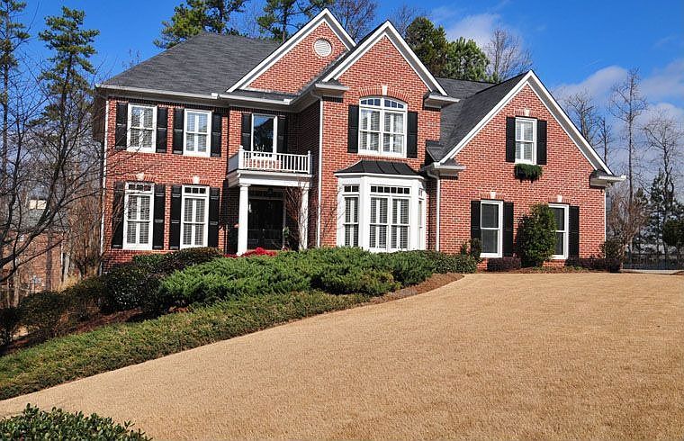 Beautiful 3 sided brick home on quite cul-de-sac.