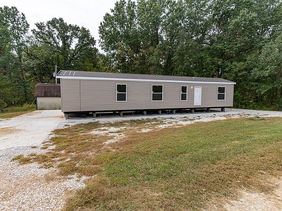 3rd image of 1051 E Squaw Valley Ln
