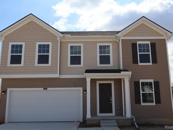 34430 Sandpiper Ct, Chesterfield, MI 48047