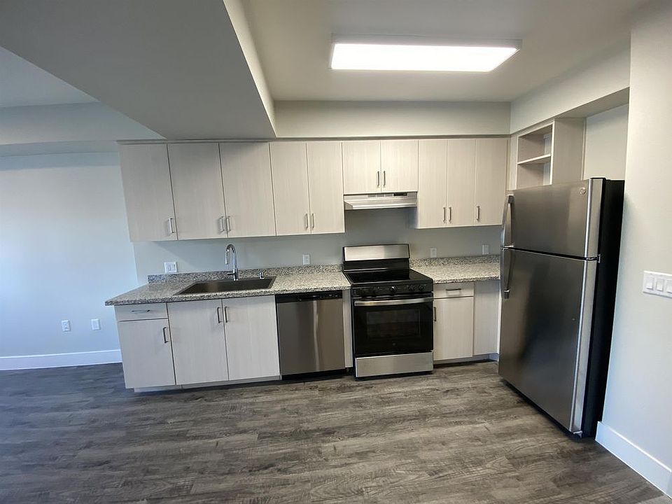 1st image of 1001 W Mission Blvd #216