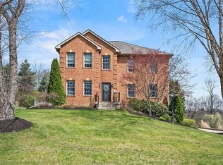 203 August Dr, Coraopolis, PA 15108