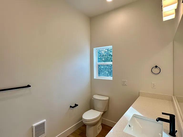 1453 NW Ogden Ave #2 — Photo 8