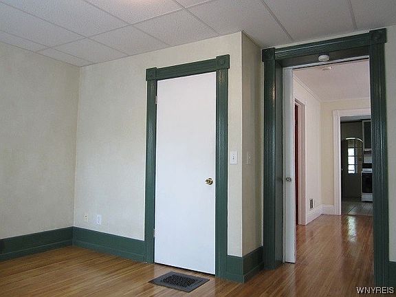 4th image of 42 Benton St
