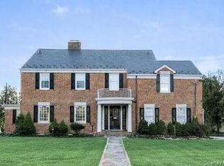 13 Arbor Place, Glen Cove, NY 11542