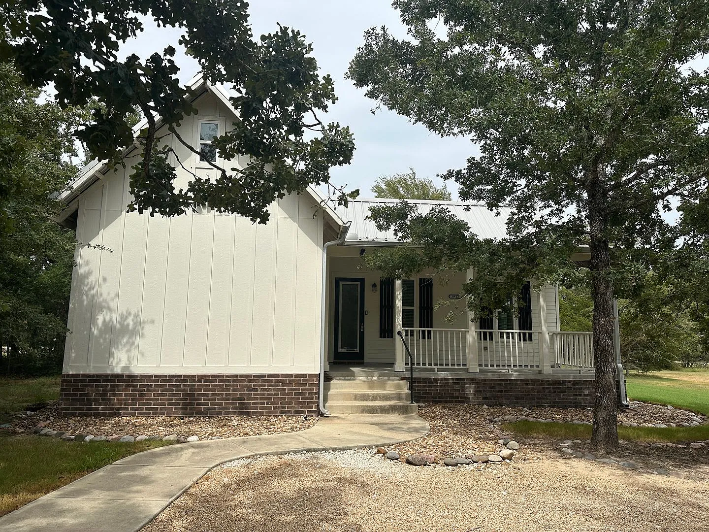 College Station (Karnes City Cottages) - 2 Bedroom - 2 Bath - House - West of Easterwood Airport — Photo 4