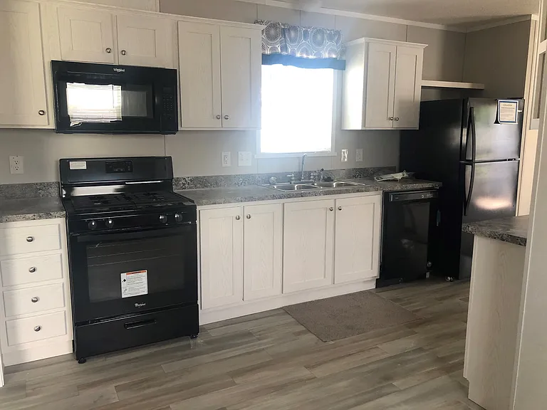 Westbridge Manor — Photo 60