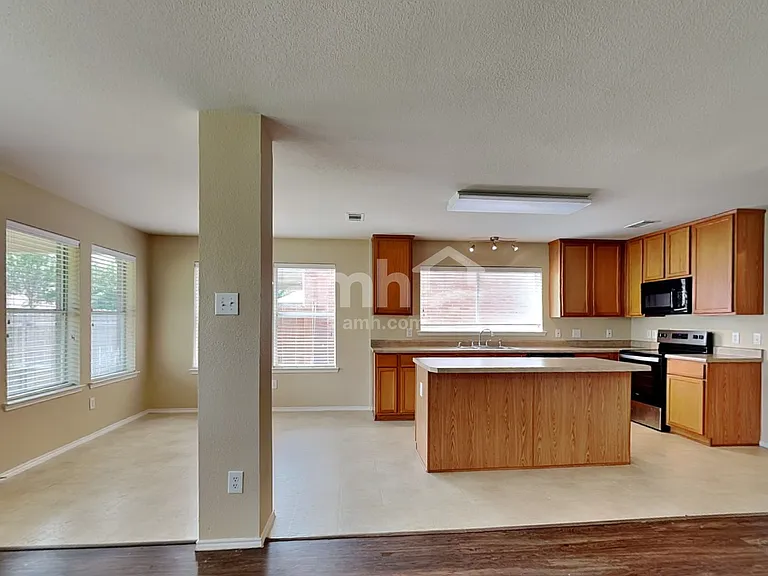 5009 Blackwood Dr — Photo 5
