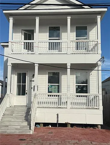 4 bed, 2.0 bath, 140 sqft, $2,200 — Photo 1