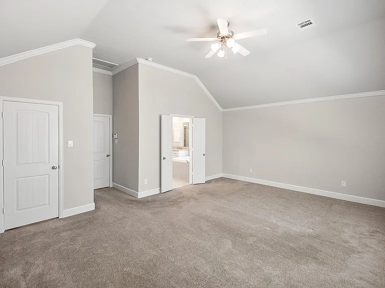 5328 Larkin St — Photo 10