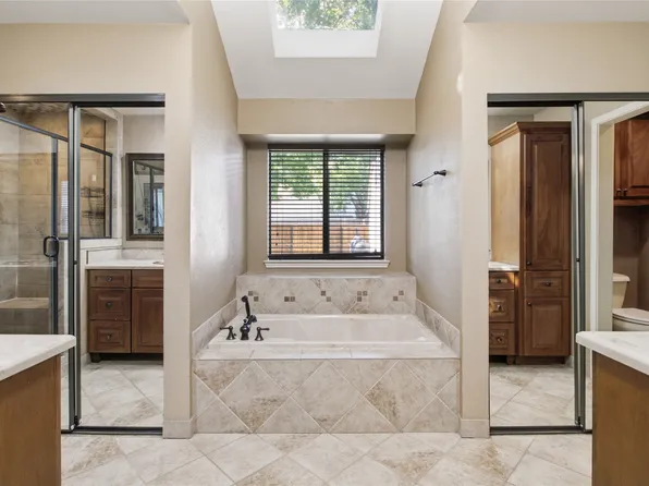 2701 Beau Dr, Mesquite, TX 75181