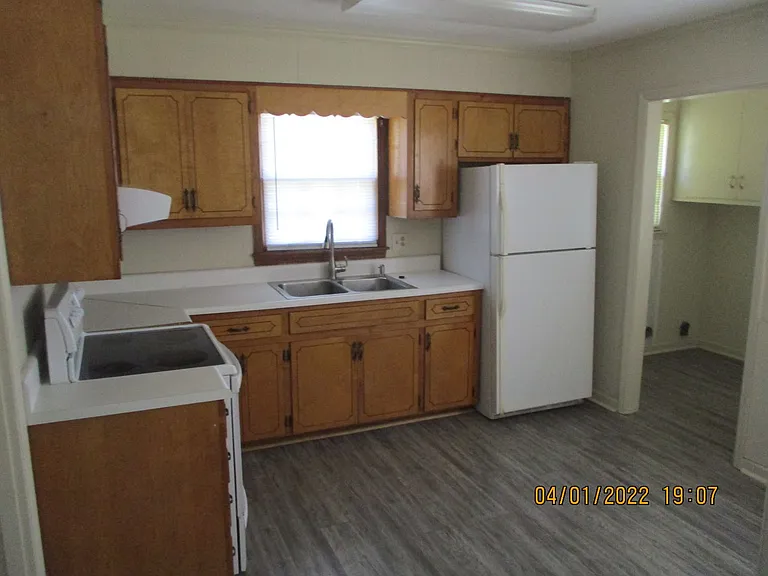 2000 Acker Dr — Photo 5