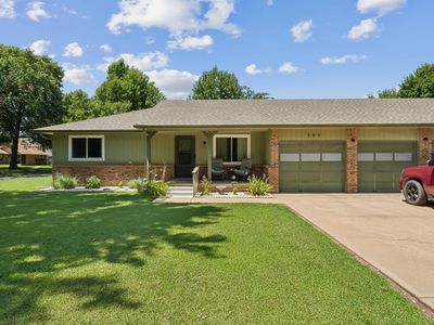 303 S Brookwood Dr, Derby, KS, 67037