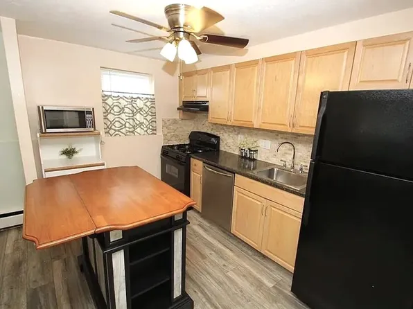 270 Main St APT 12, North Reading, MA 01864