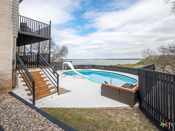 4th image of 6820 Cedar Cove Rd